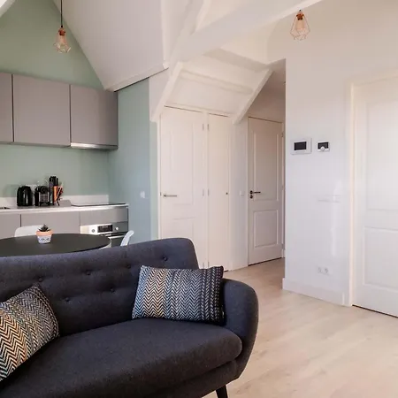 One Bedroom With Sloped Ceiling Rotterdam