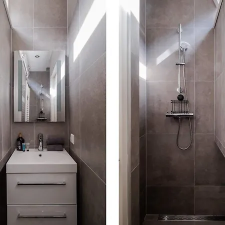 Appartement One Bedroom With Sloped Ceiling