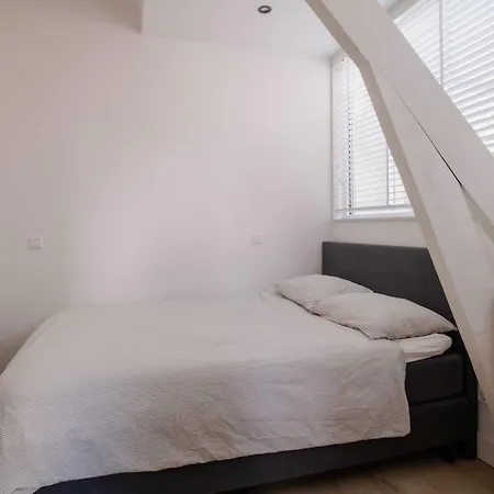 Appartement One Bedroom With Sloped Ceiling Rotterdam